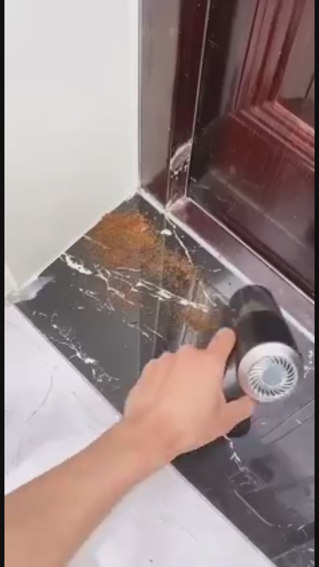 2-in-1 Mini Vacuum and Blower